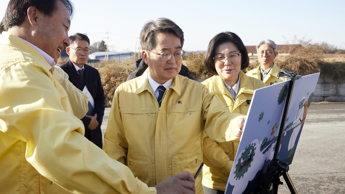 김동연 지사, 겨울철 동물감염병 대비해 거점소독시설 점검