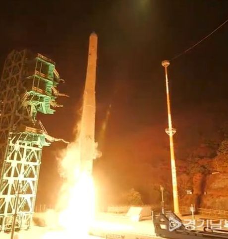 이재명 대통령 "가슴 벅차 올라…우주개발 역사의 새로운 장 연 순간"