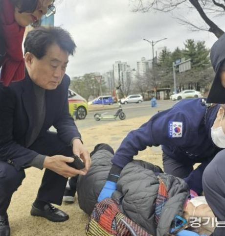 하은호 군포시장 길에 쓰러진 할머니 구조