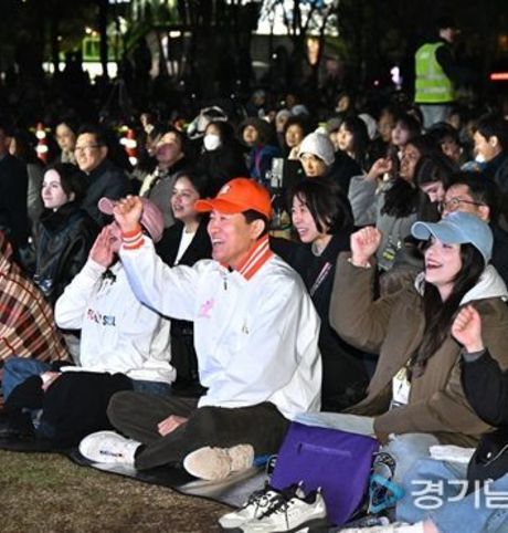 오세훈 시장, 2026 서울스프링페스티벌 첫날(10일) 한강 드론라이트쇼 관람