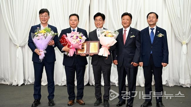 김진경 경기도의회 의장, 2025 경기 어린이박람회에서 통일부장관상 수상!