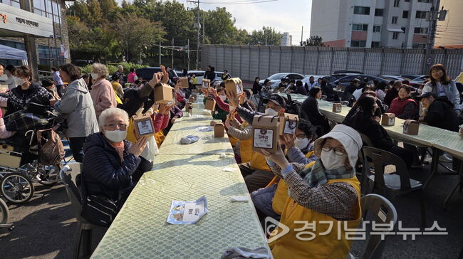 의왕시 (사)행복연대징검다리, 아름다운동행 고추장 만들기 성료