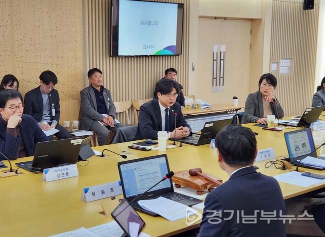 경기도의회 기획재정위원회 박상현 의원 모습