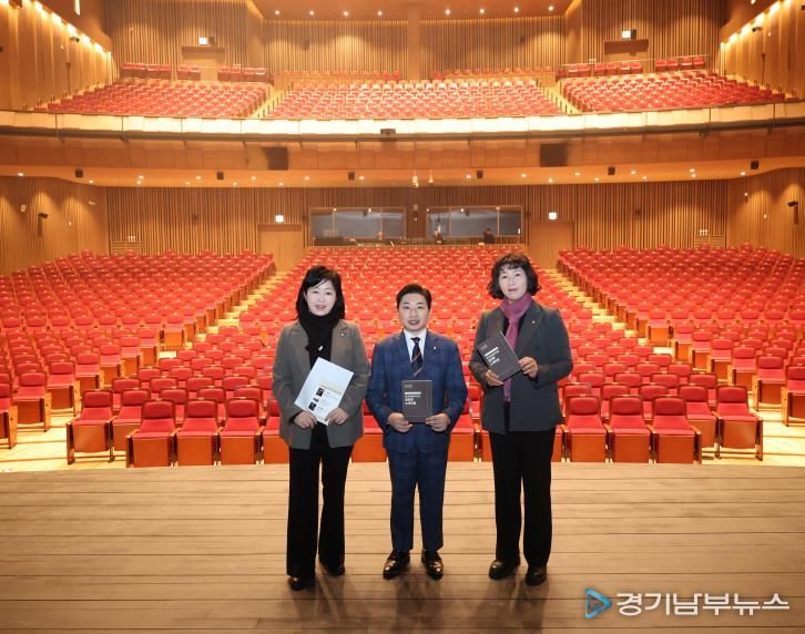 문복위 위원 현장점검 기념 사진