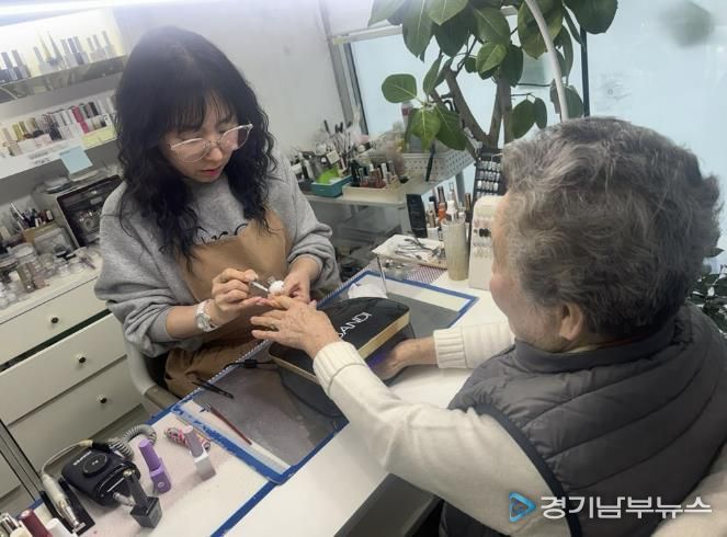 수원시 영통구 망포2동, 홀몸 어르신 고독사 예방을 위한 “예쁜 손 이야기” 진행