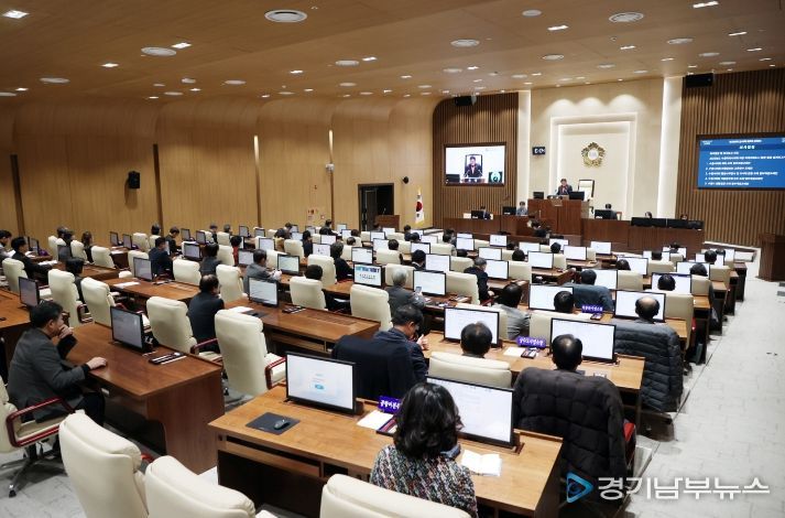 수원특례시의회 제398회 임시회 제2차 본회의 모습