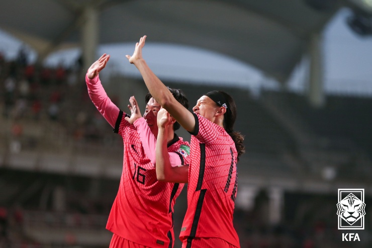 고양종합운동장 2022 카타르 월드컵 아시아 지역 2차 예선 한국 vs 투르크메니스탄 황의조 득점, 이재성 골 세레머니/ 사진 윤경식