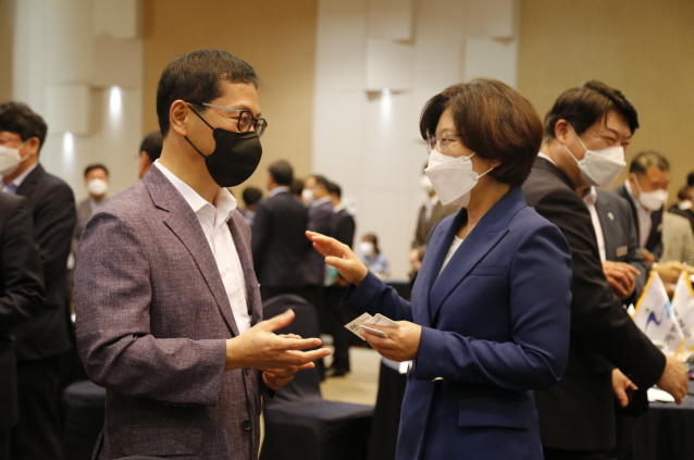 민선8기 도지사 시장·군수간담회, (우)김보라 안성시장, 26일 경기남부뉴스