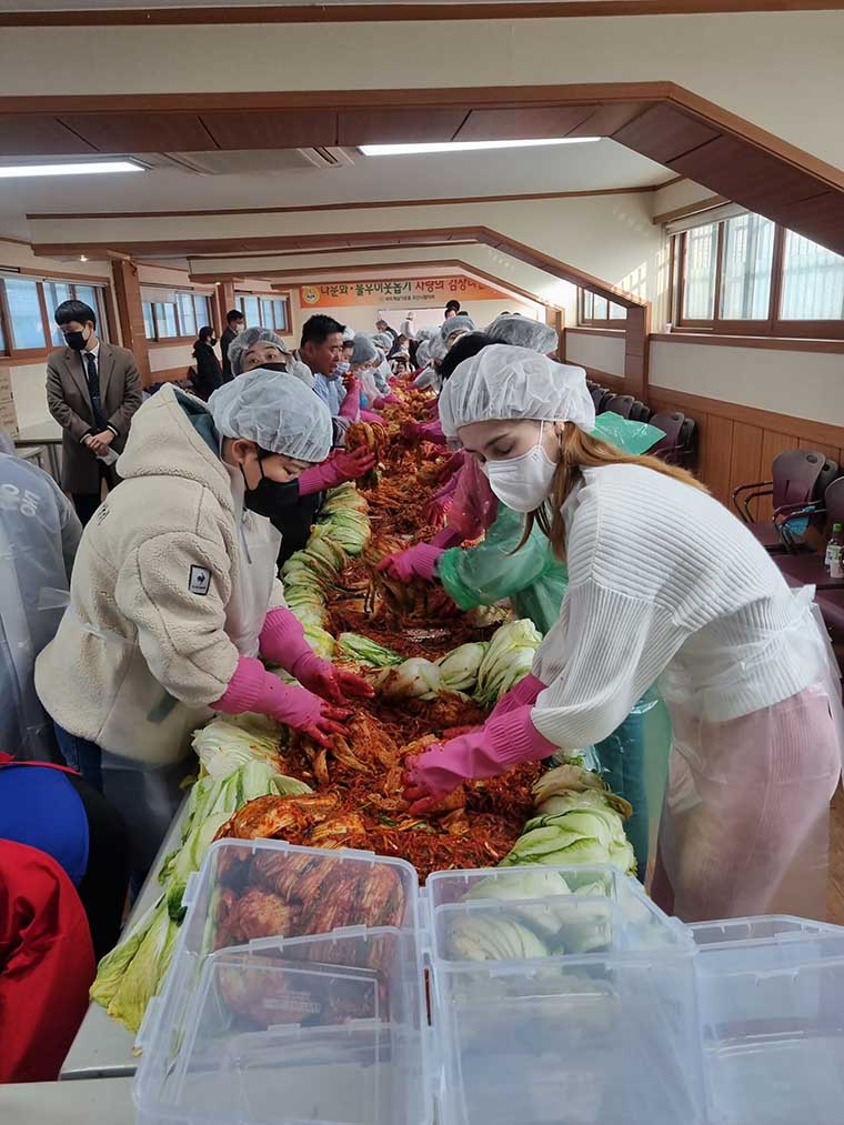 바르게살기운동 오산시협의회, '다문화 · 불우이웃 돕기 사랑의 김치나눔’ 개최