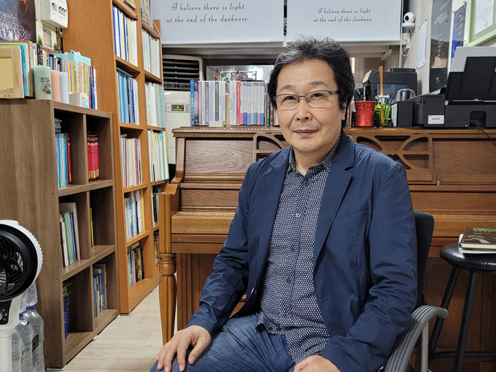 장안시민오케스트라 단장겸 지휘자인 최세훈 교수(서울기독대학교), 27일 경기남부뉴스