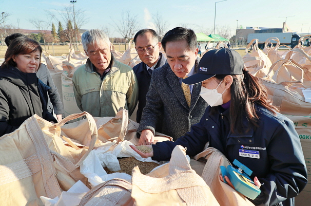 정장선 평택시장 공공비축미 매입 현장 찾아