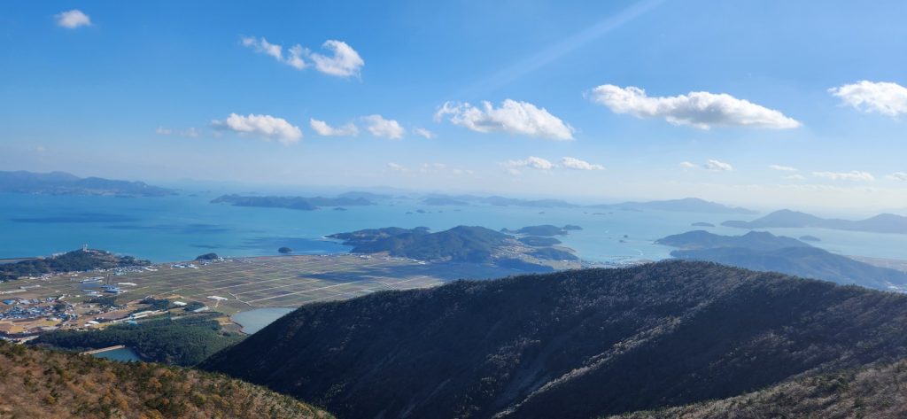 전남 장흥 천관산에서 내려다 본 다도해의 모습 사진: 배건일, 경기남부뉴스