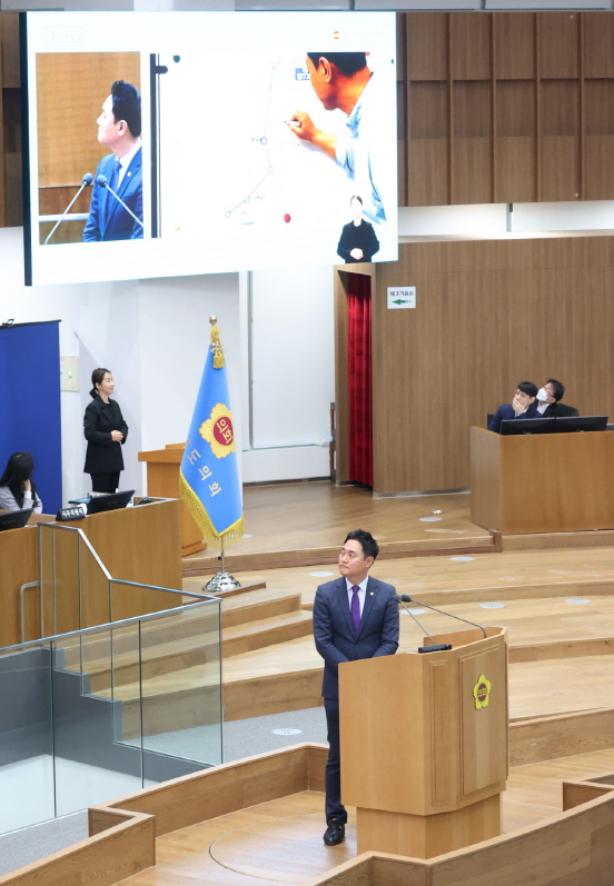 오석규 의원, 5분발언서 일타강사 변신...새로운 시도에 호평이어져