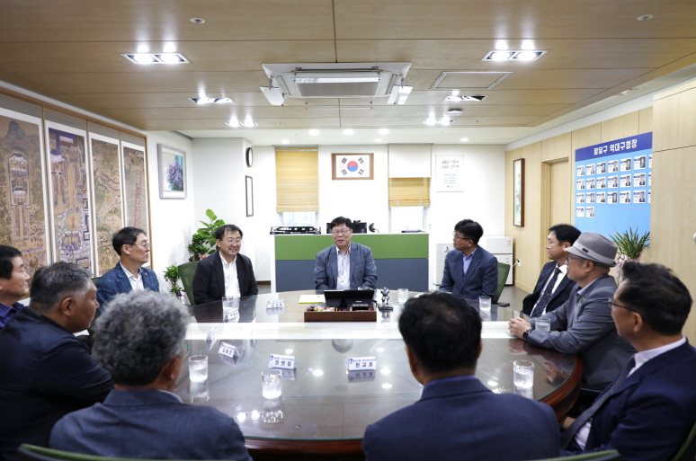 팔달구 주민자치협의회와 간담회 실시