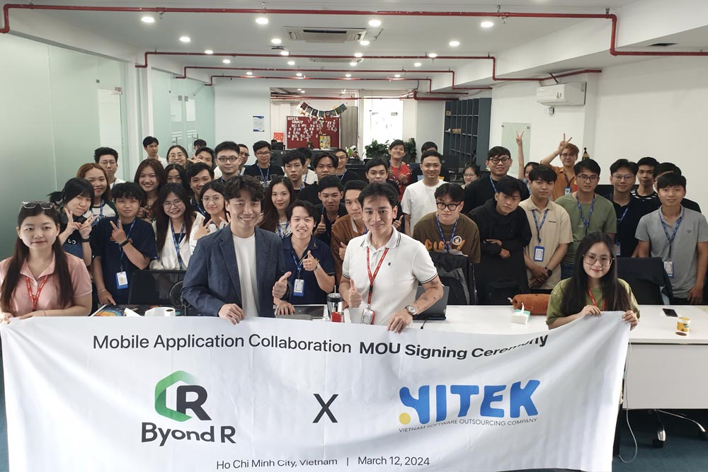 2024년 3월 12일 비욘드알과 베트남 하이텍컴퍼니의 업무협약 기념사진