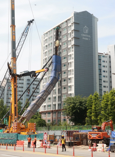 이상일 시장 서천동 크레인 전도 현장방문