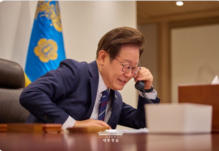 이재명 대통령-뉴질랜드 총리 첫 정상 통화 사진: 대통령실